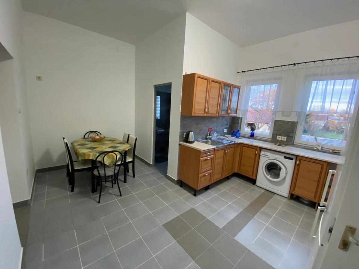 Tocc Apartman Gyál Exterior photo