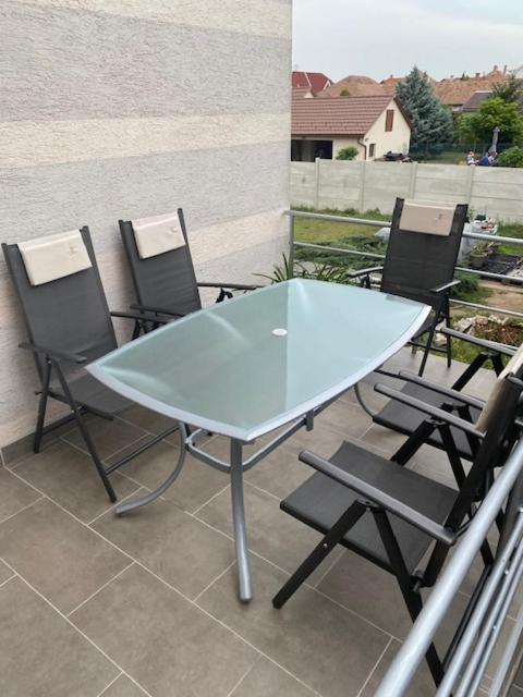 Tocc Apartman Gyál Exterior photo
